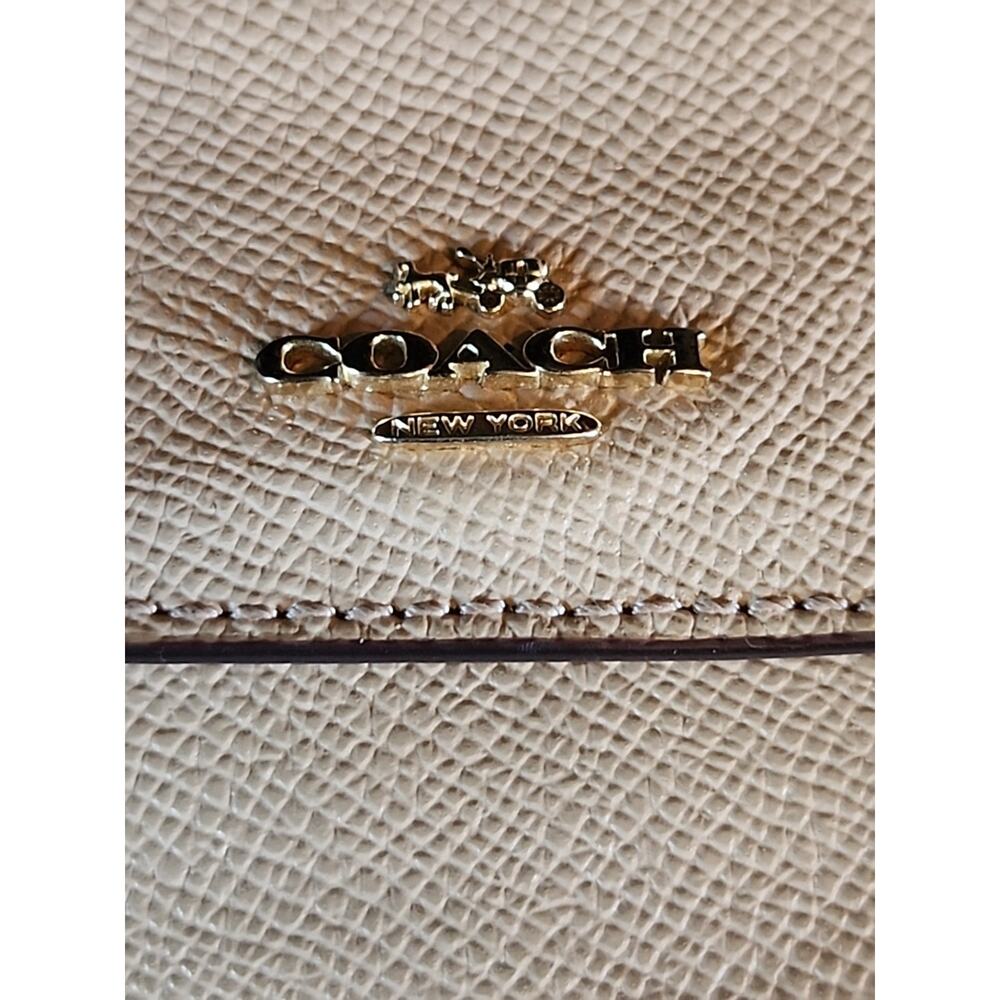 Coach Slim Envelope Wallet in Beige Crossgrain Leather - Picture 2 of 6